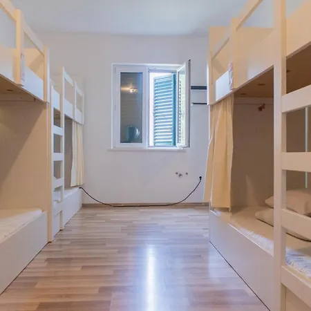 Love Dubrovnik Hostel 호스텔 *