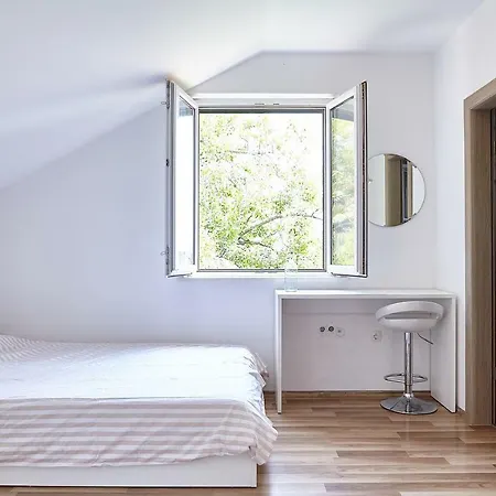 Love Dubrovnik Hostel 두브로브니크
